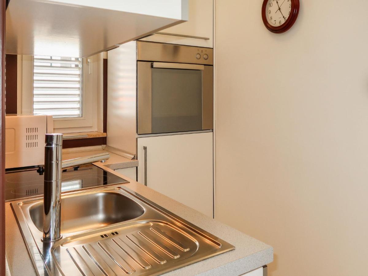 Apartment Milevoj - Rac142 By Interhome Rabac